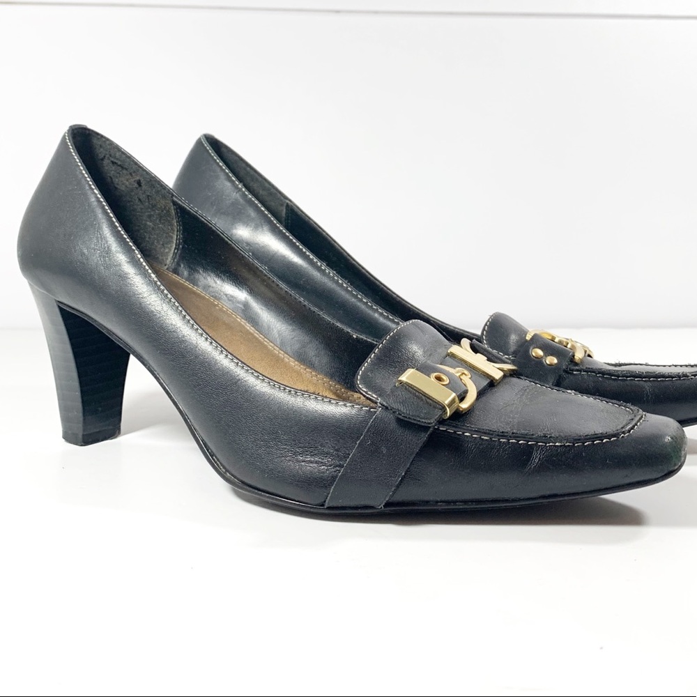 Etienne Aigner Women’s low heel Pumps with Buckle